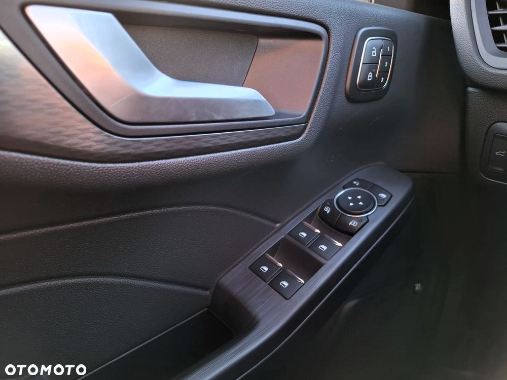 Ford Kuga 2.5 FHEV AWD Sound Edition eCVT - 23