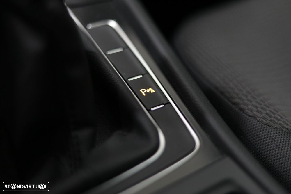 VW Golf 1.0 TSI R-Line - 17