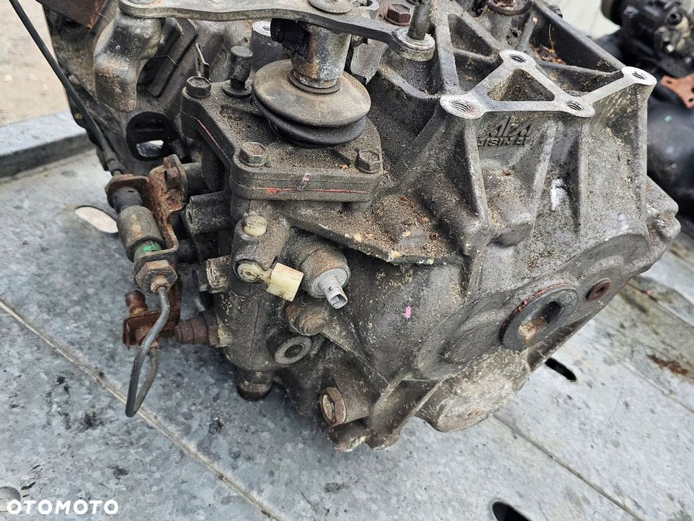 SKRZYNIA BIEGÓW TOYOTA AVENSIS T25 2.2 D4D D-CAT 07 2AD - 8