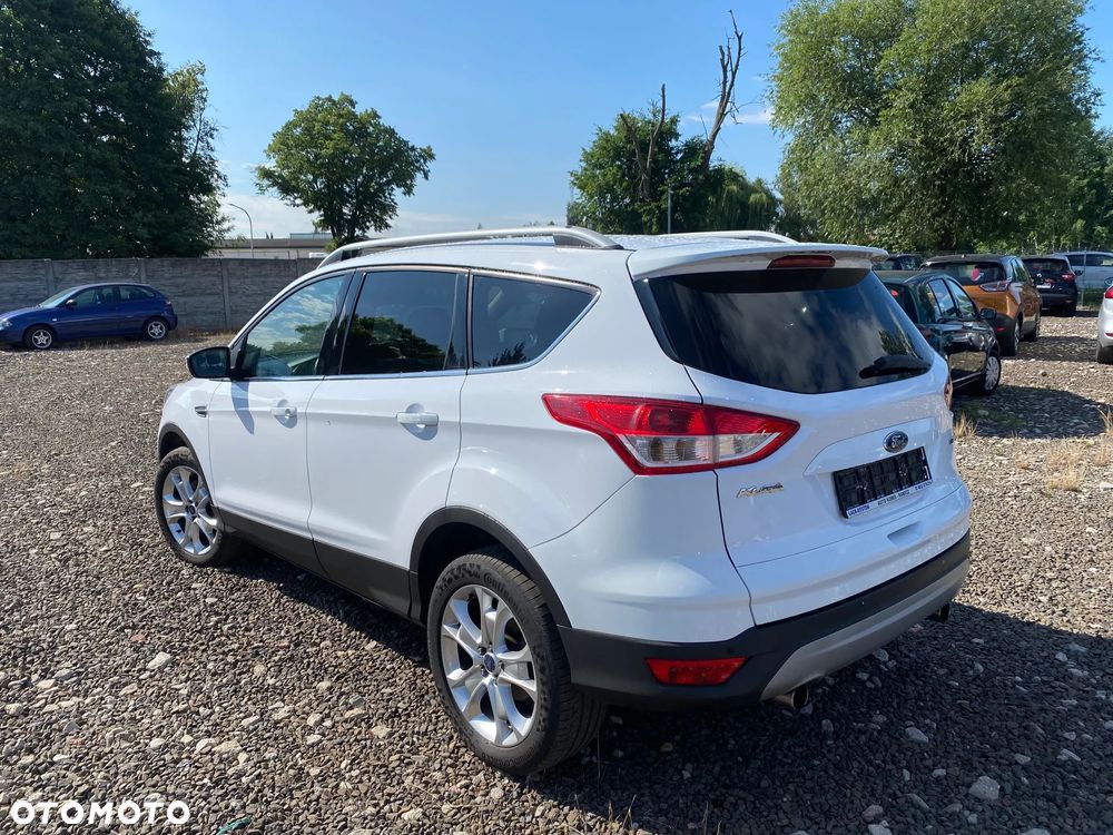 Ford Kuga 1.5 EcoBoost 2x4 Titanium - 4