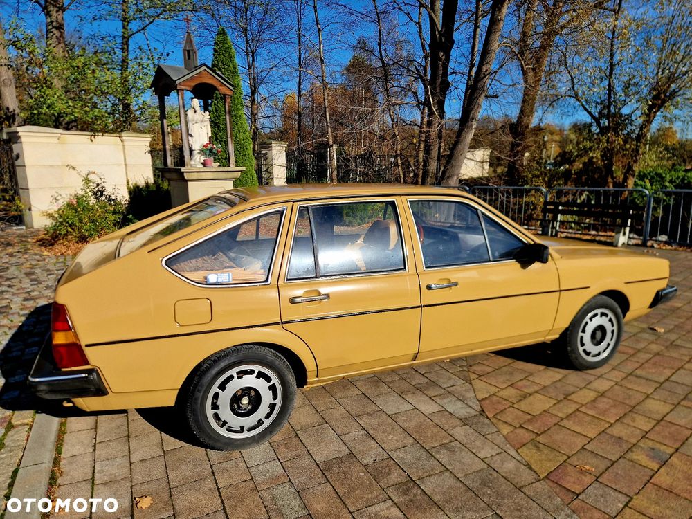 Volkswagen Passat - 14