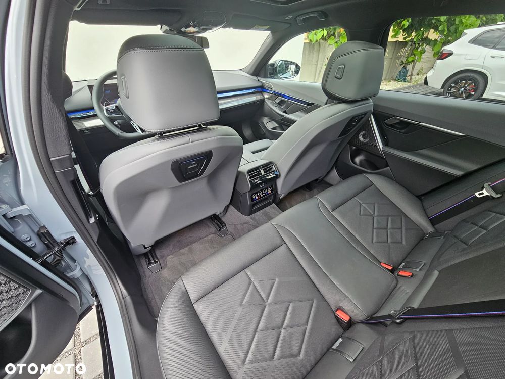 BMW i5 83.9kWh M60 xDrive - 17