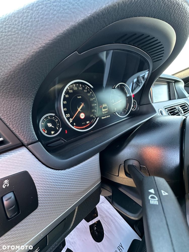 BMW Seria 5 535d xDrive - 28