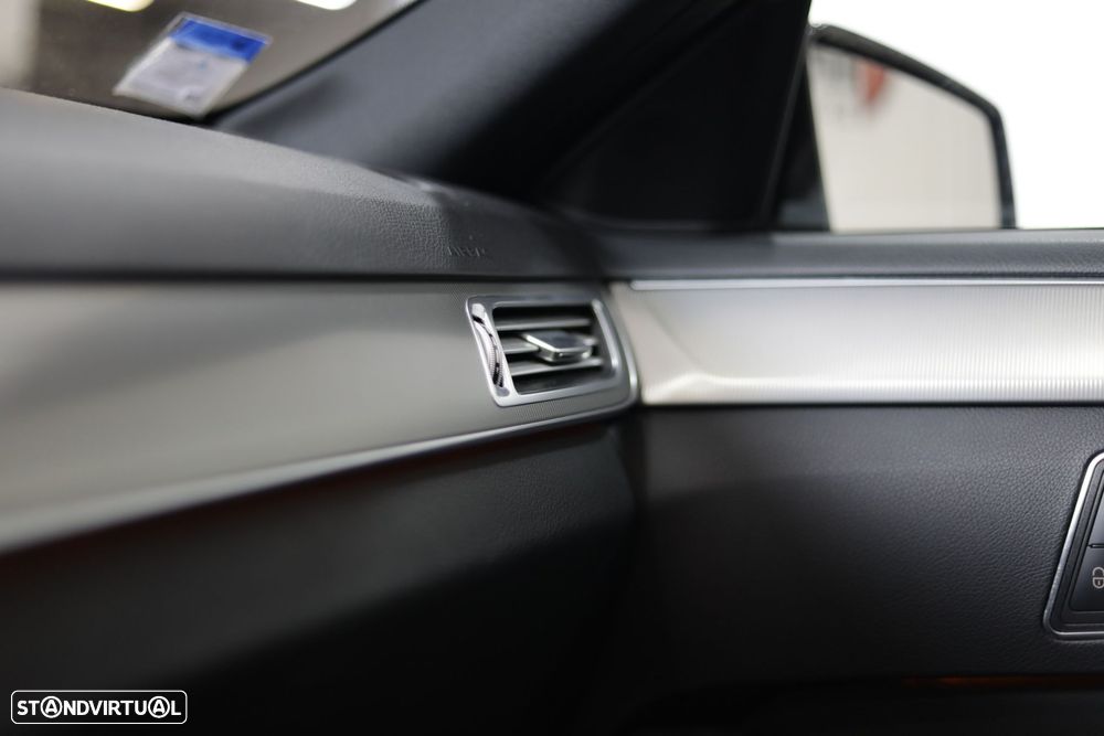 Mercedes-Benz E 250 BlueTEC Avantgarde Auto. - 18