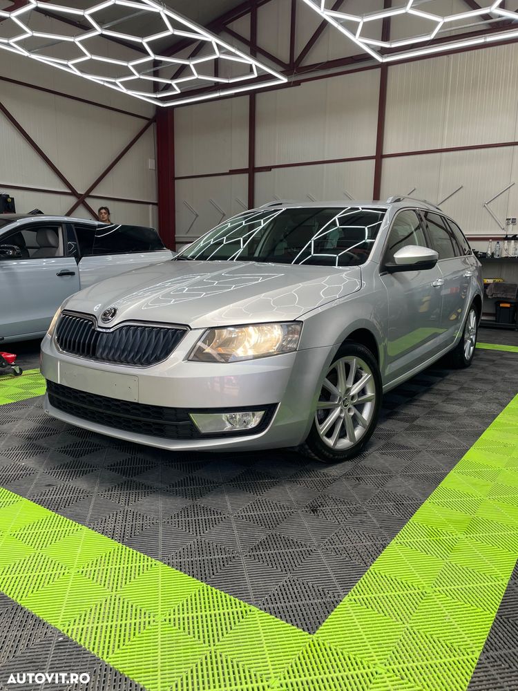 Skoda Octavia 1.6 TDI DSG Ambition - 1