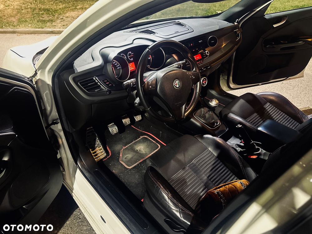Alfa Romeo Giulietta 2.0 JTDM Distinctive - 11