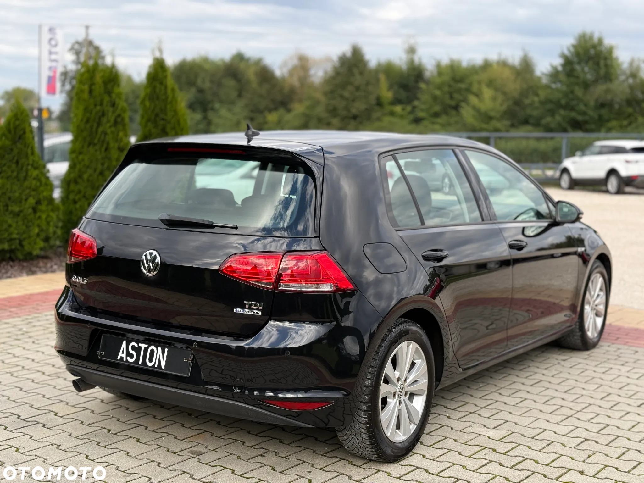 Volkswagen Golf 1.6 TDI BlueMotion Comfortline - 8
