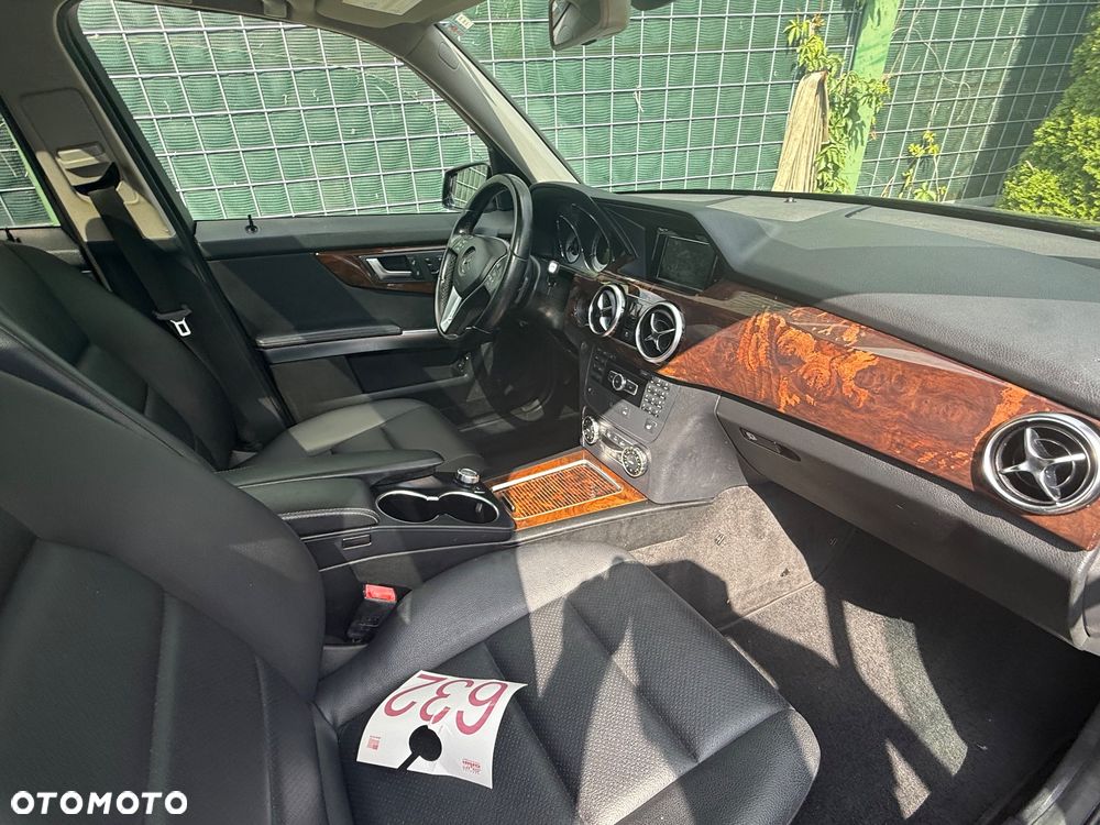 Mercedes-Benz GLK 350 4-Matic - 12