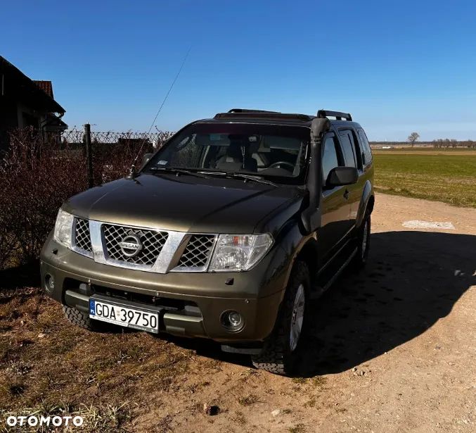Nissan Pathfinder 2.5 DCi Elegance + - 18
