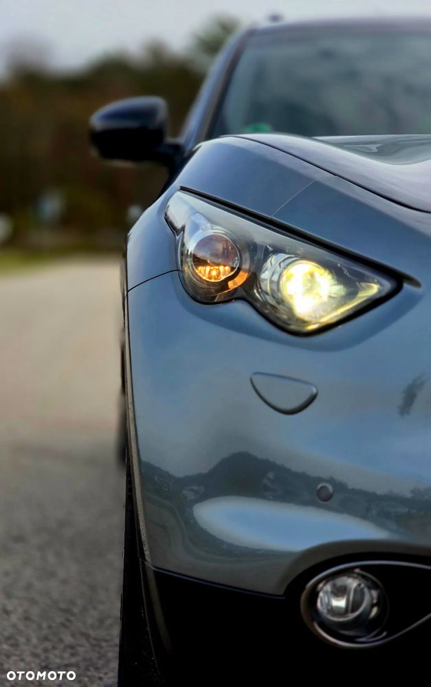 Infiniti QX70 3.0d AWD Design - 18