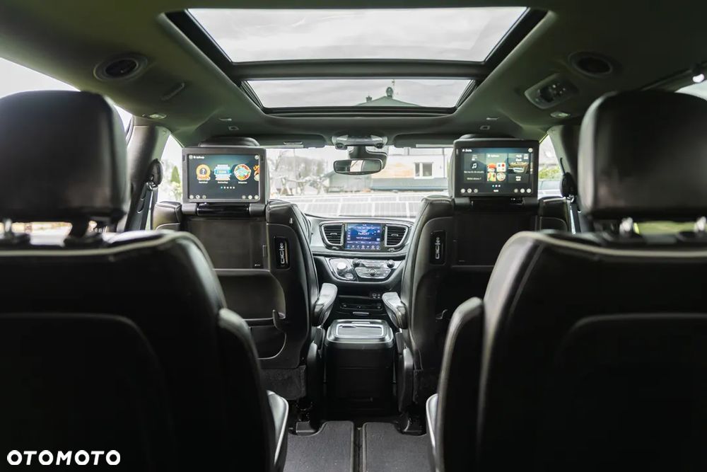 Chrysler Pacifica - 23
