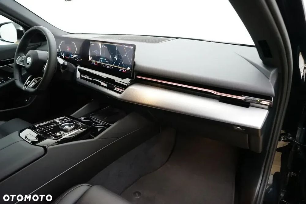 BMW Seria 5 520i mHEV M Sport - 8