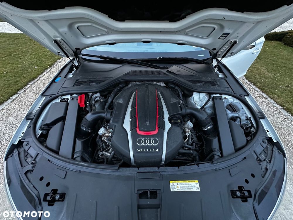 Audi S8 - 34