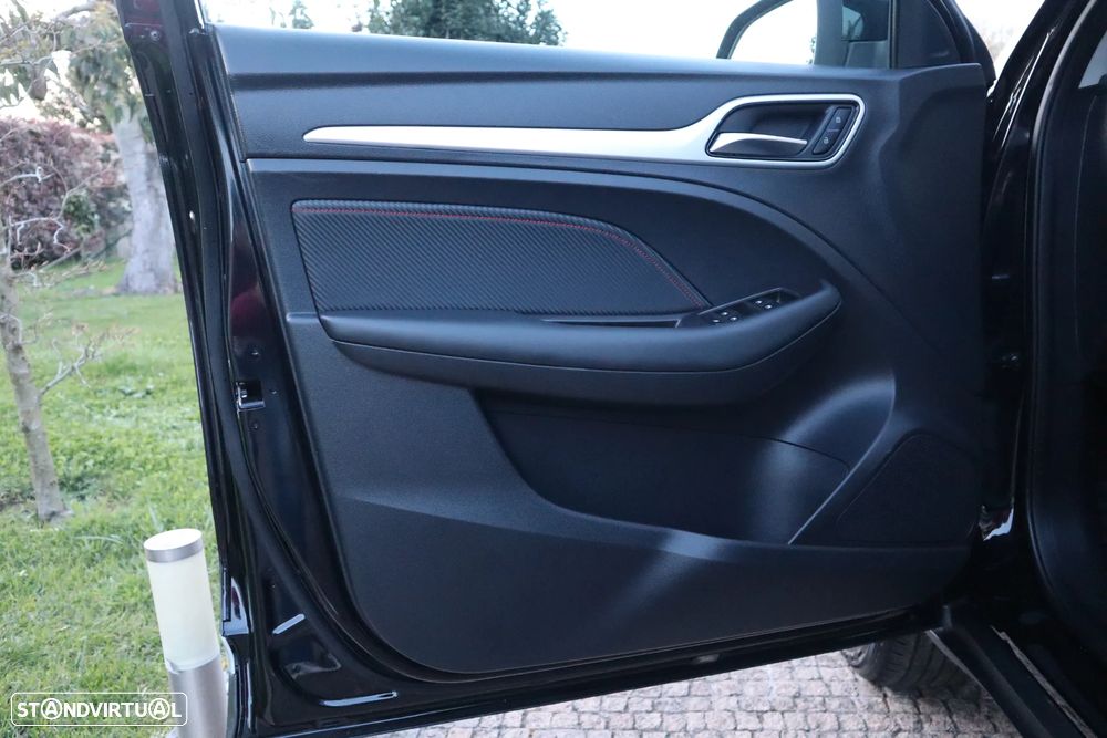 MG ZS EV 72.6 kWh Luxury - 15