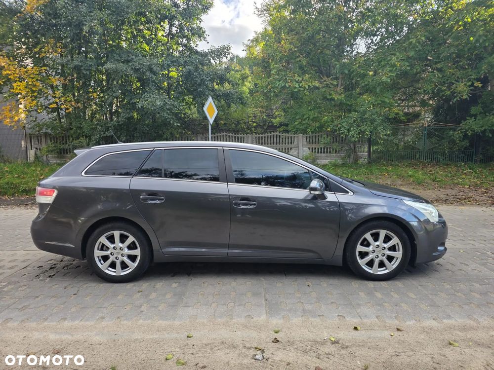 Toyota Avensis 2.0 D-4D Platinium - 9