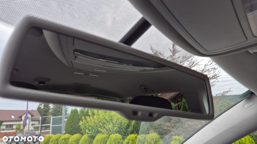 Volkswagen Touran 1.6 TDI DPF Highline - 20