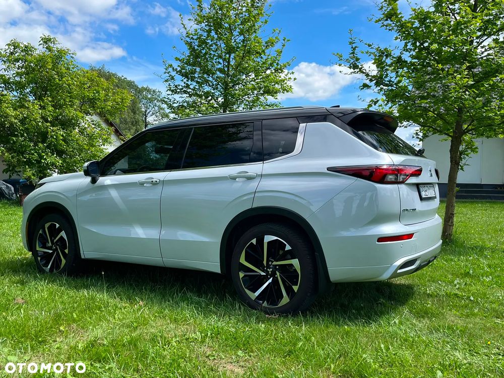 Mitsubishi Outlander Intense + - 15