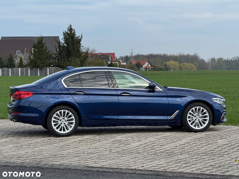 BMW Seria 5 530i xDrive Luxury Line - 11