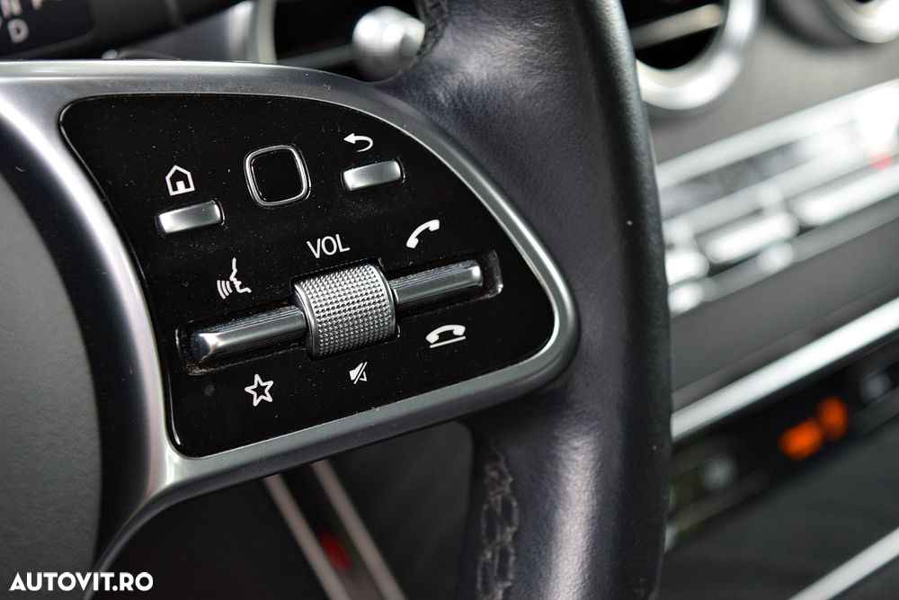 Mercedes-Benz GLC 300 e 4Matic 9G-TRONIC Edition AMG Line - 24