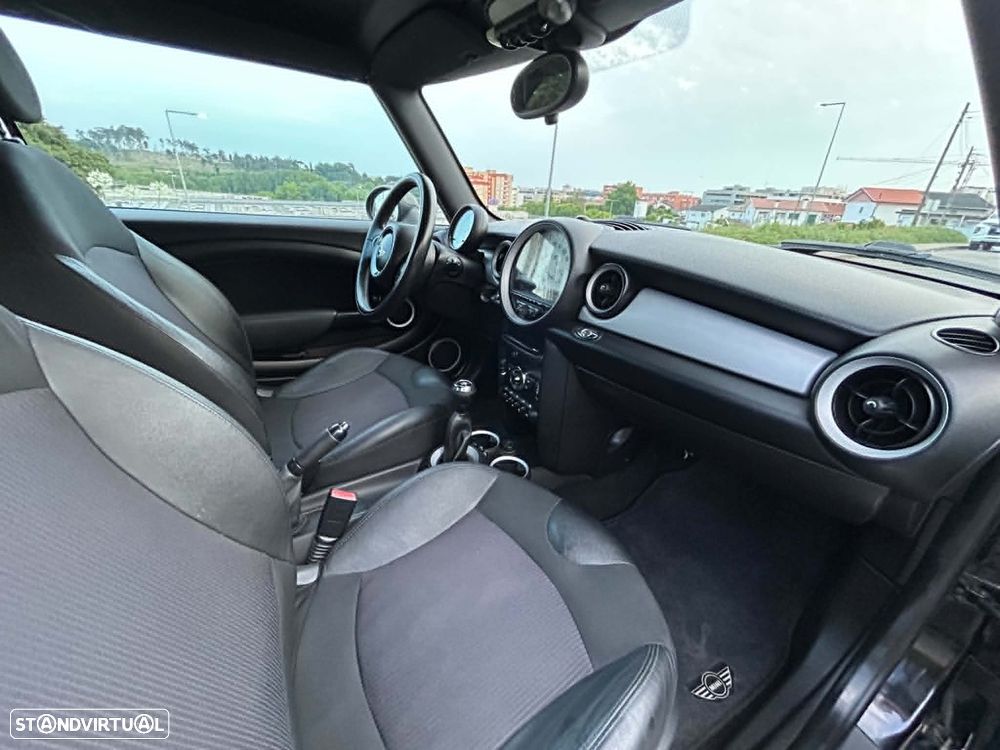 MINI Cabrio Cooper D - 11