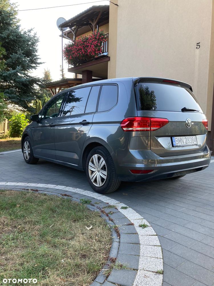 Volkswagen Touran - 22