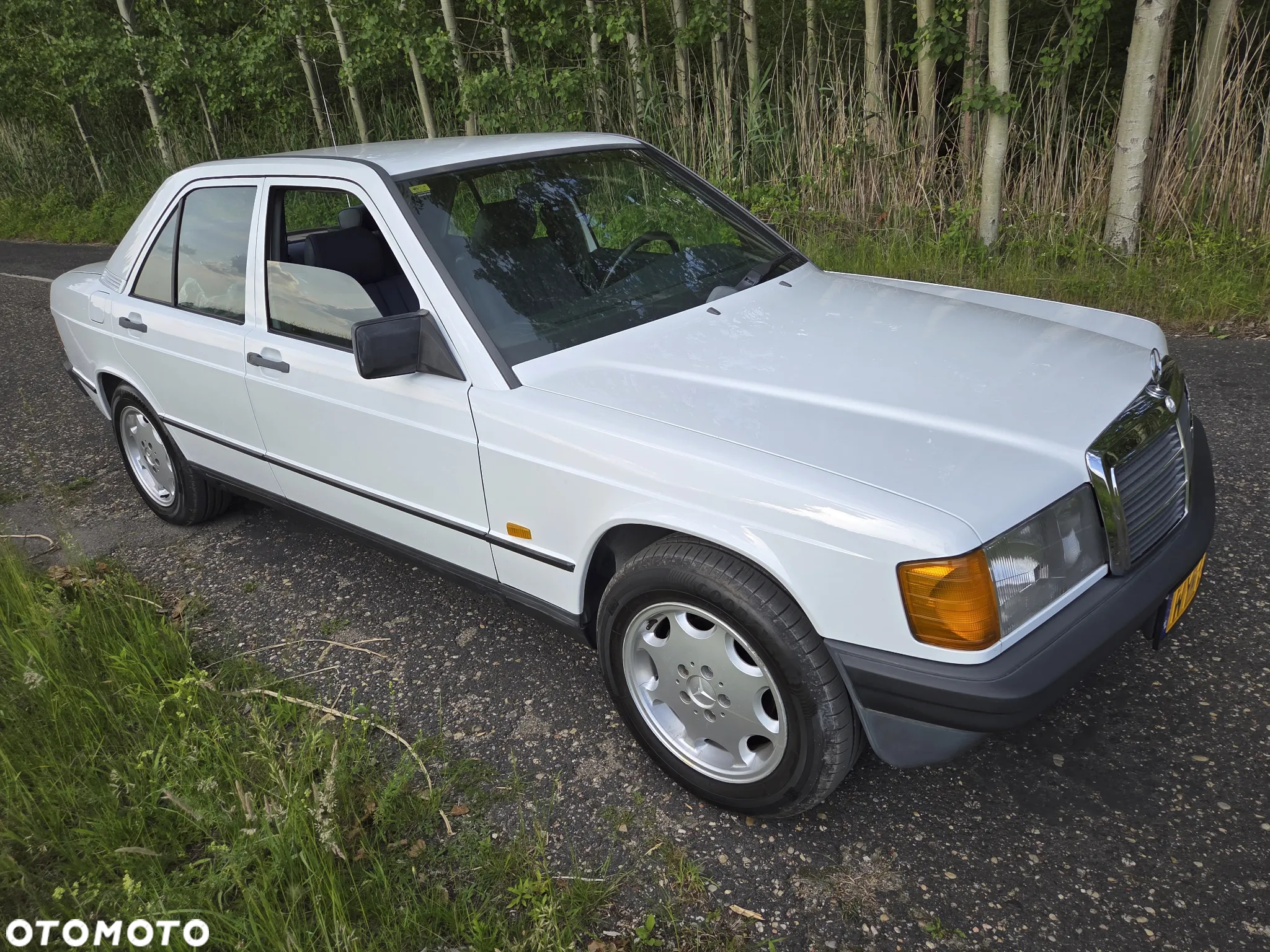 Mercedes-Benz W201 (190) - 22