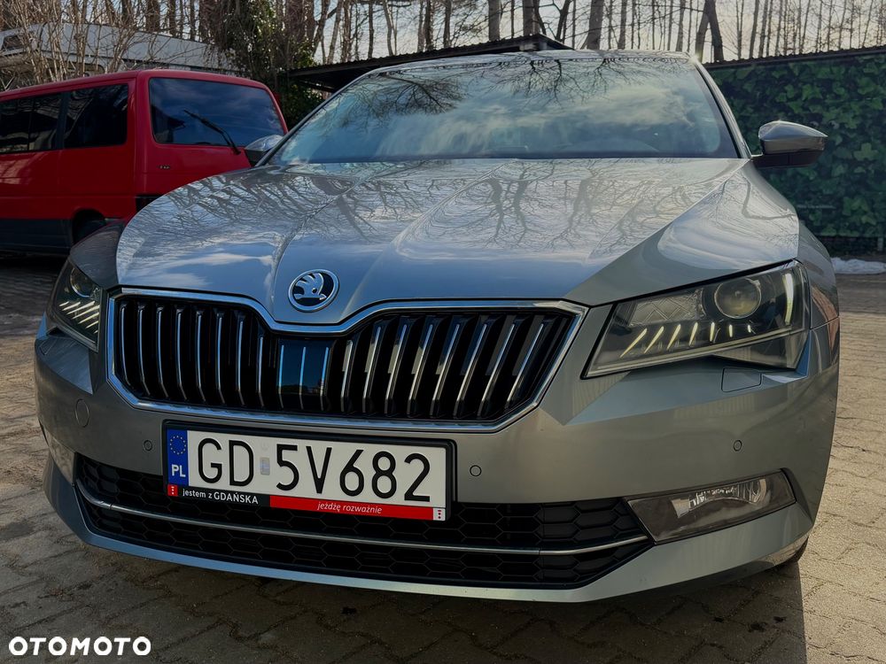 Skoda Superb 2.0 TDI L&K DSG - 18