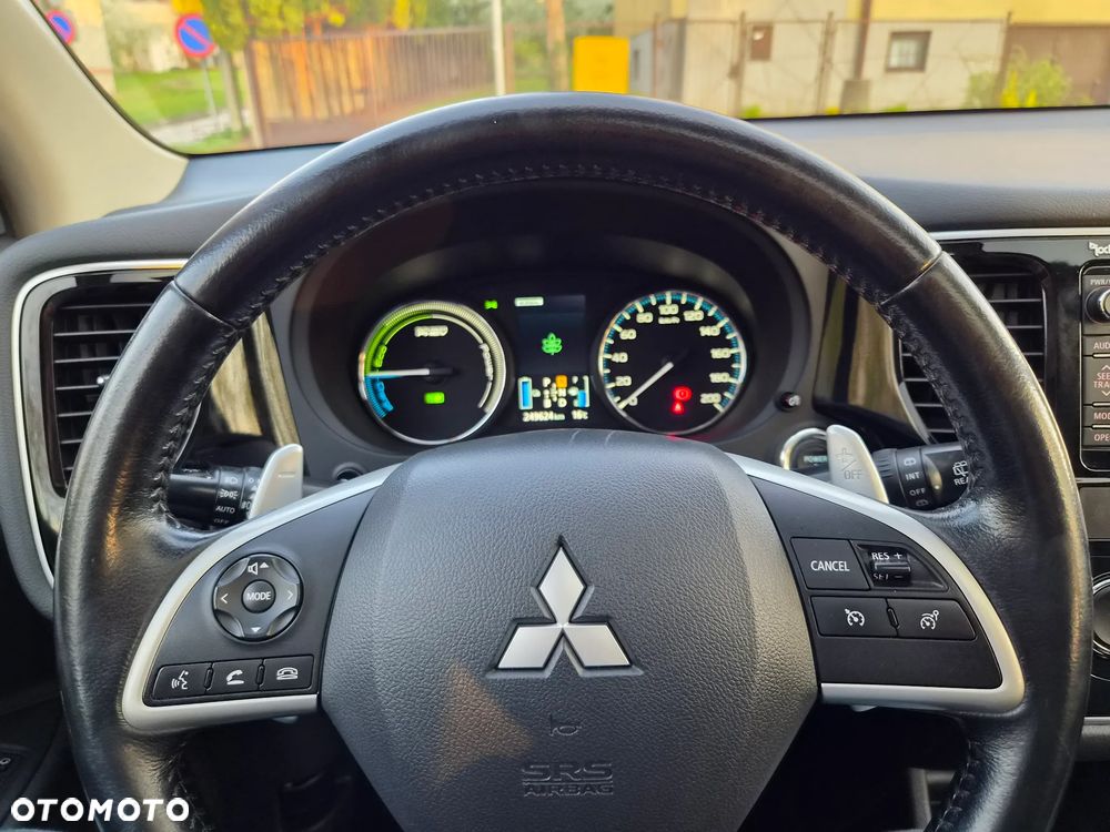 Mitsubishi Outlander - 39