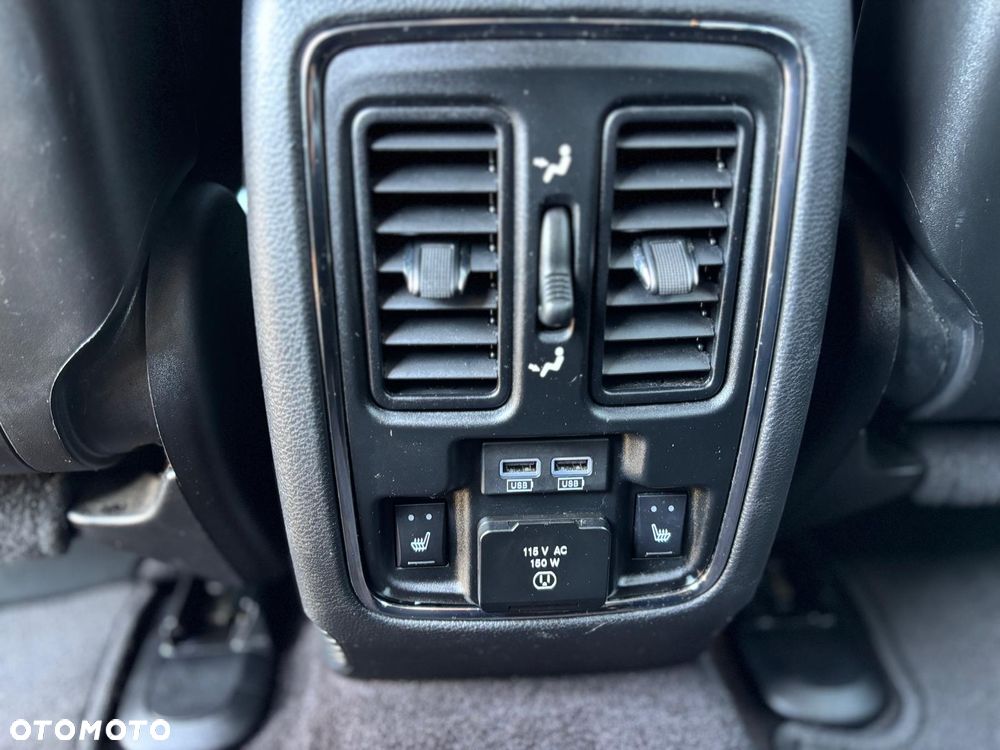 Jeep Grand Cherokee - 30