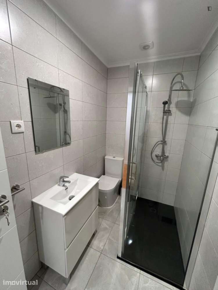 Quarto - localizado em Sete Rios Lisbon - Grande imagem: 3/13