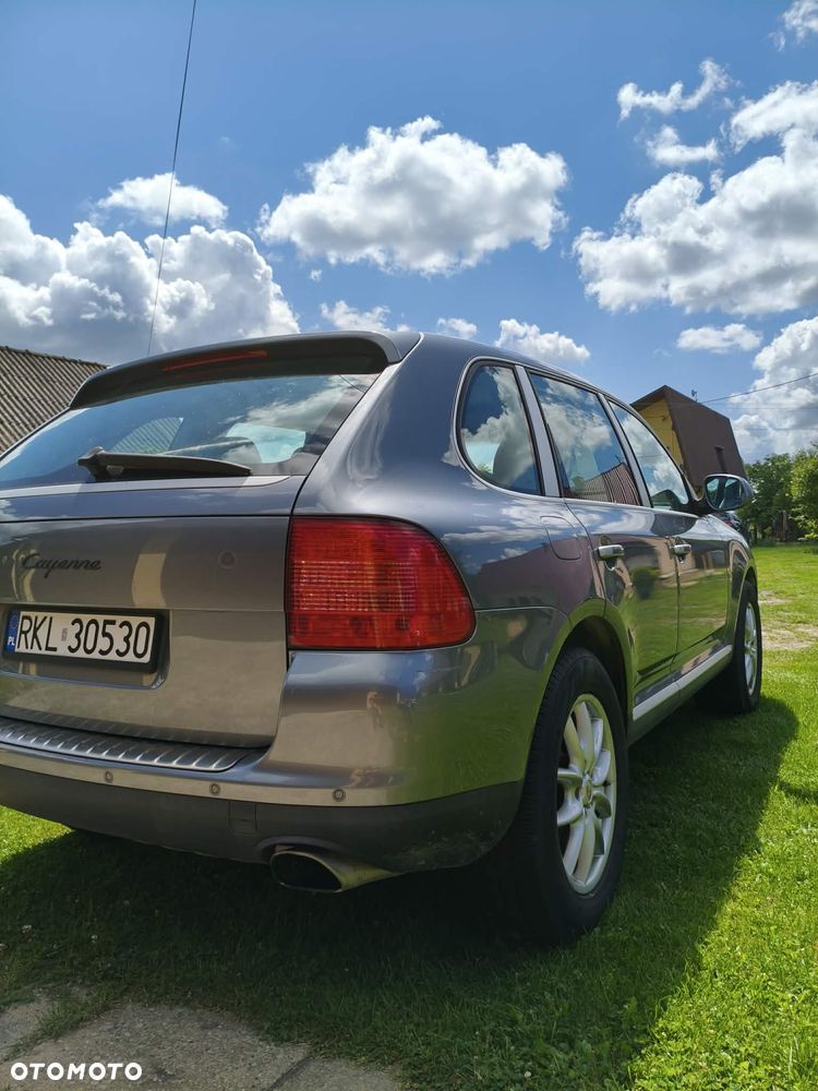 Porsche Cayenne - 4