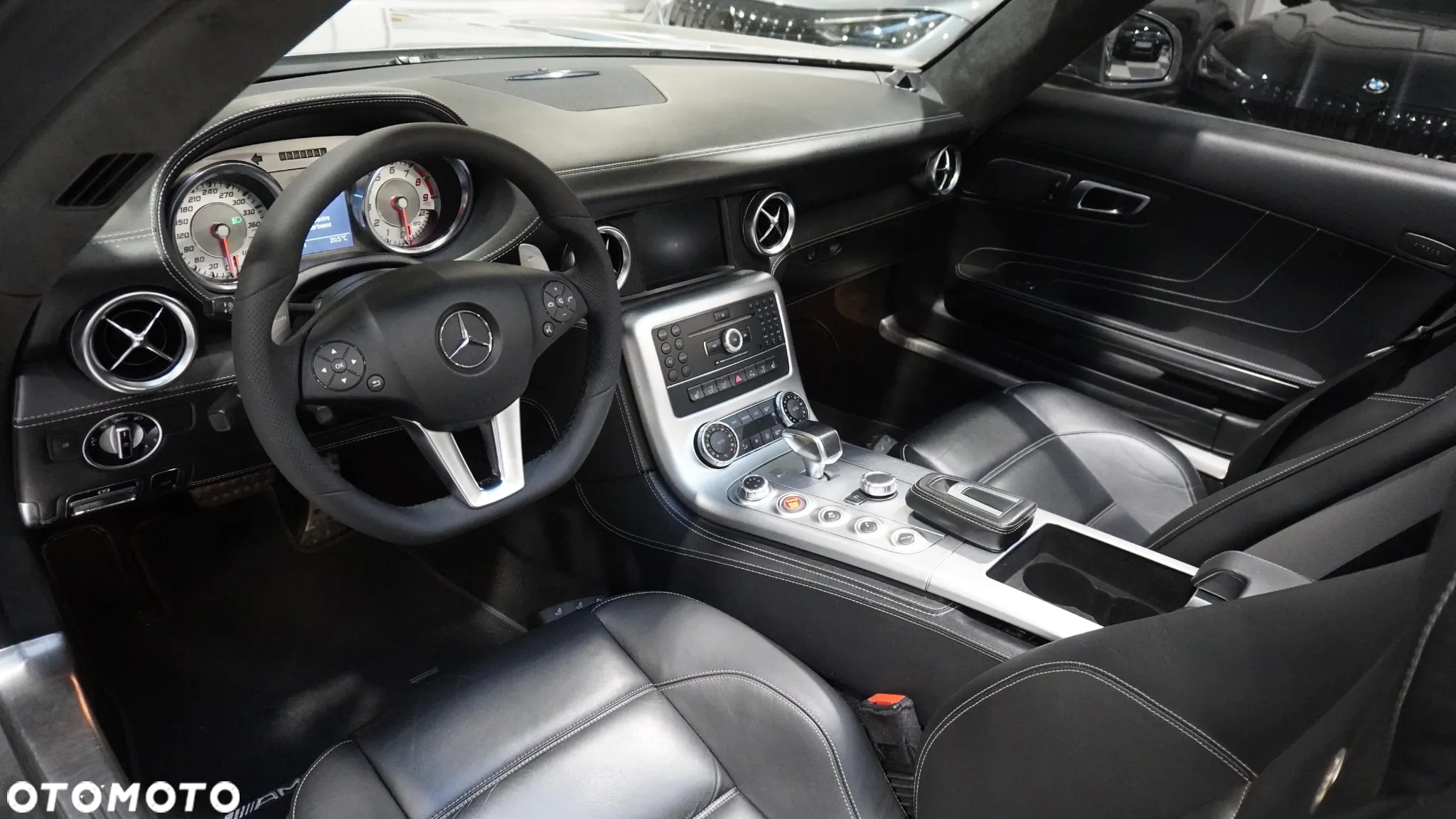Mercedes-Benz SLS AMG - 6
