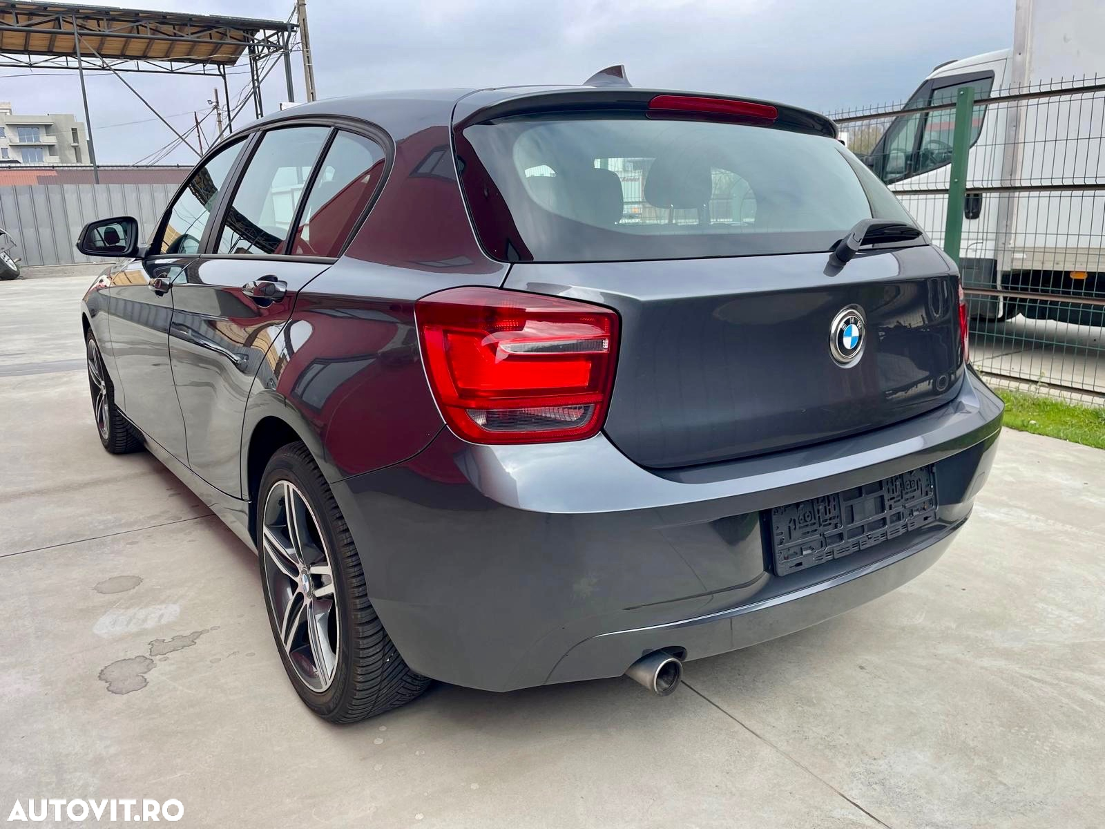 BMW Seria 1 118d Sport Line - 4