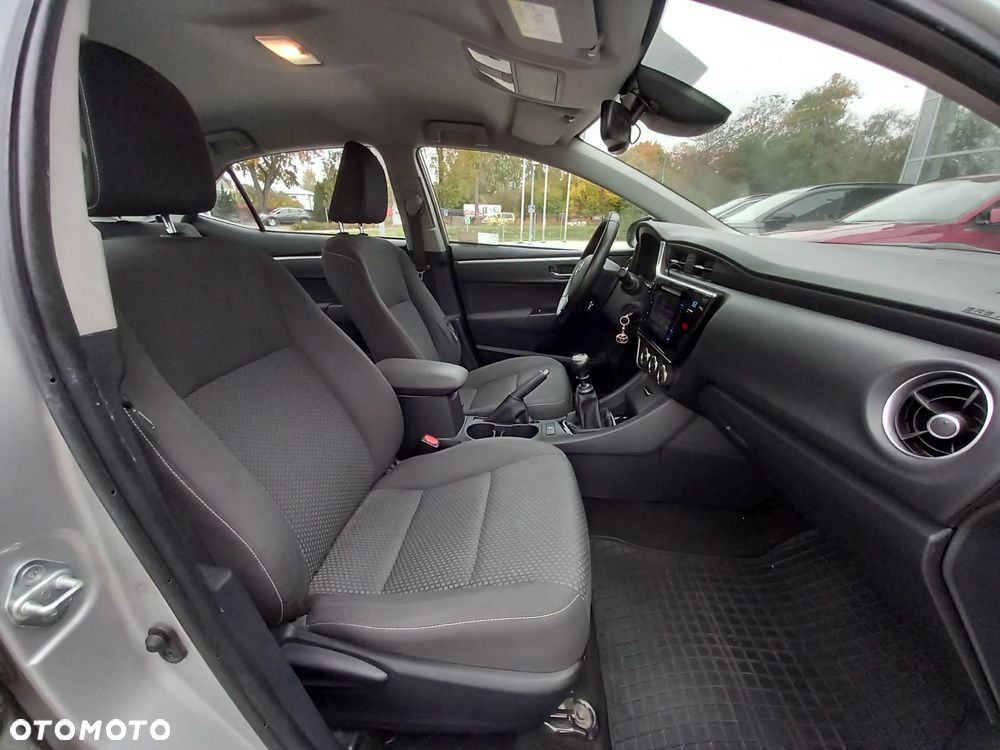 Toyota Corolla 1.6 Classic Plus - 14