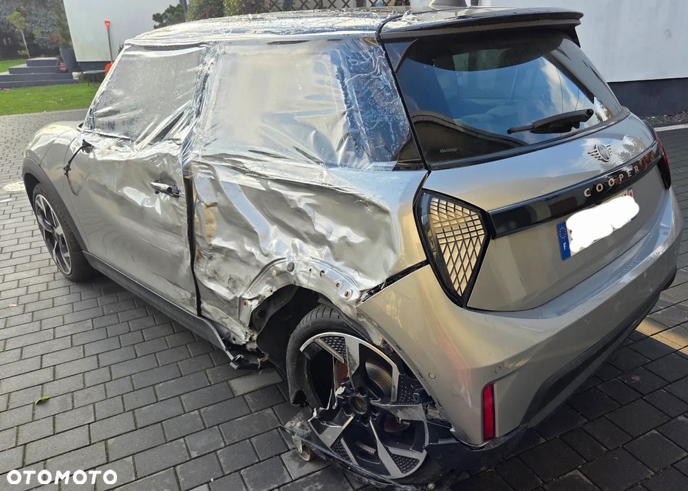 MINI Cooper S Essential Trim - 14