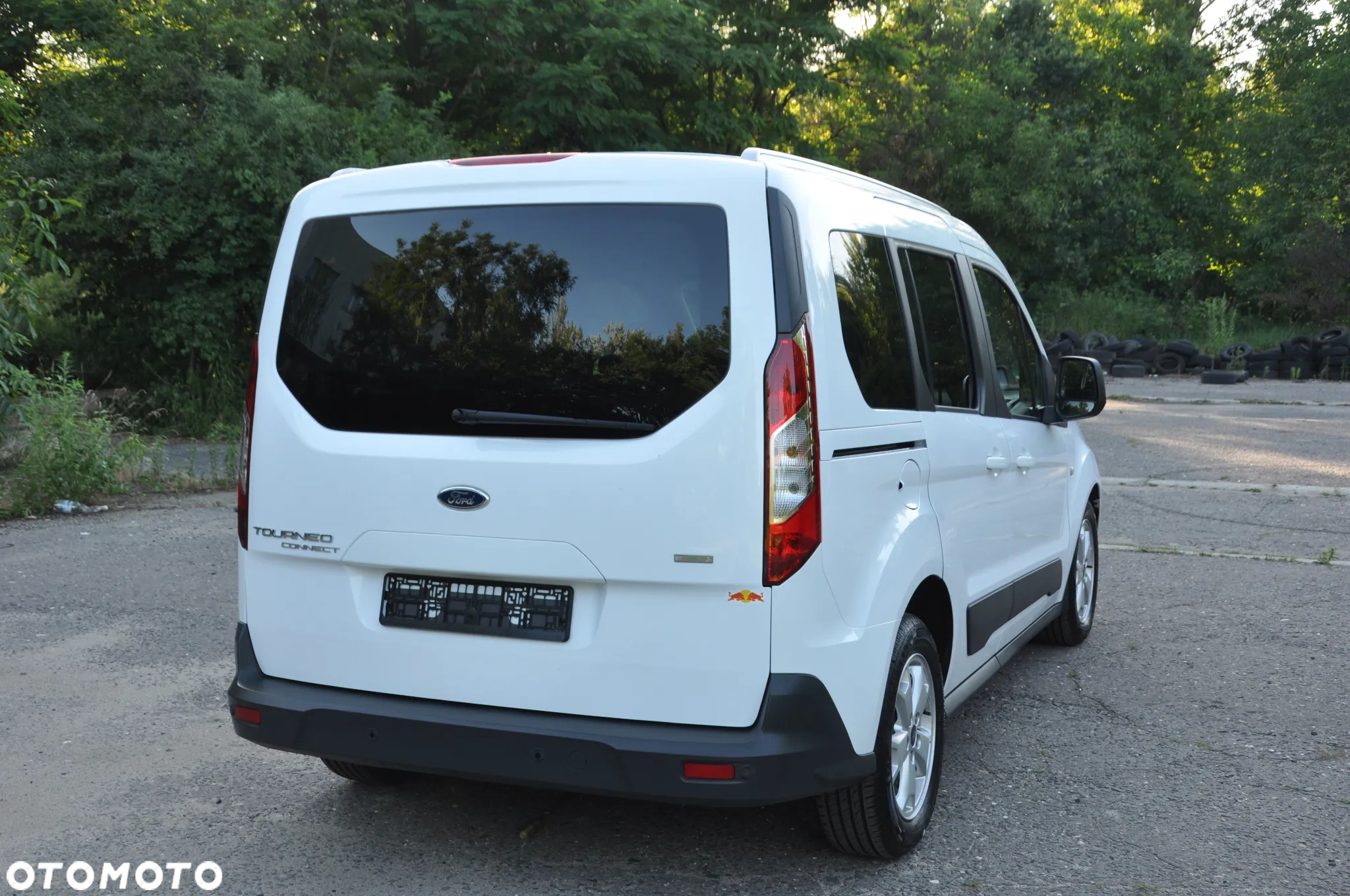 Ford Tourneo Connect - 12