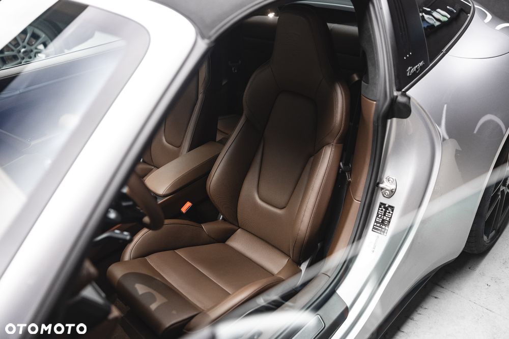 Porsche 911 Targa T-Hybrid 4 GTS - 8