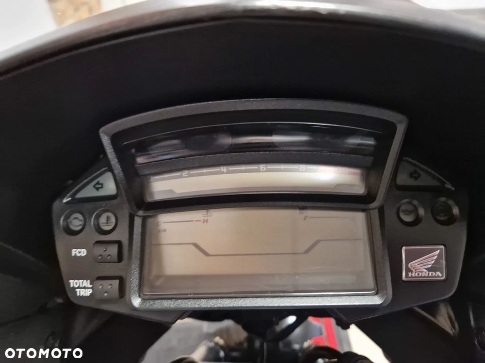 Honda VFR - 17