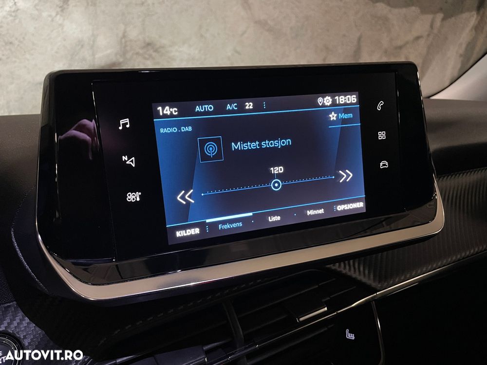 Peugeot 2008 1.5 BlueHDI STT EAT8 Allure - 23