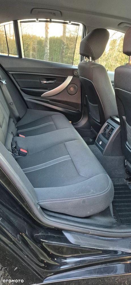 BMW Seria 3 318d - 9