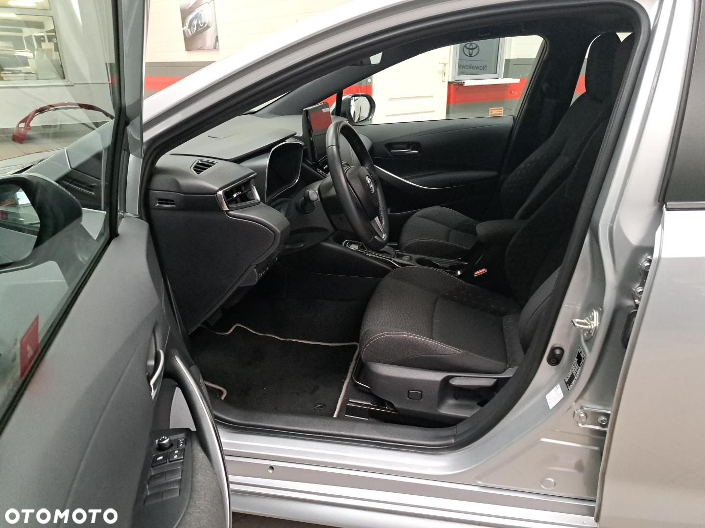 Toyota Corolla - 13