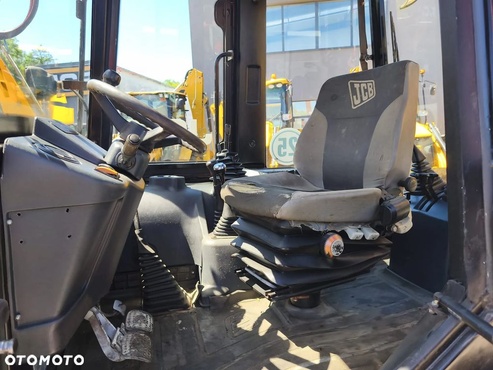 JCB 2CX - 12