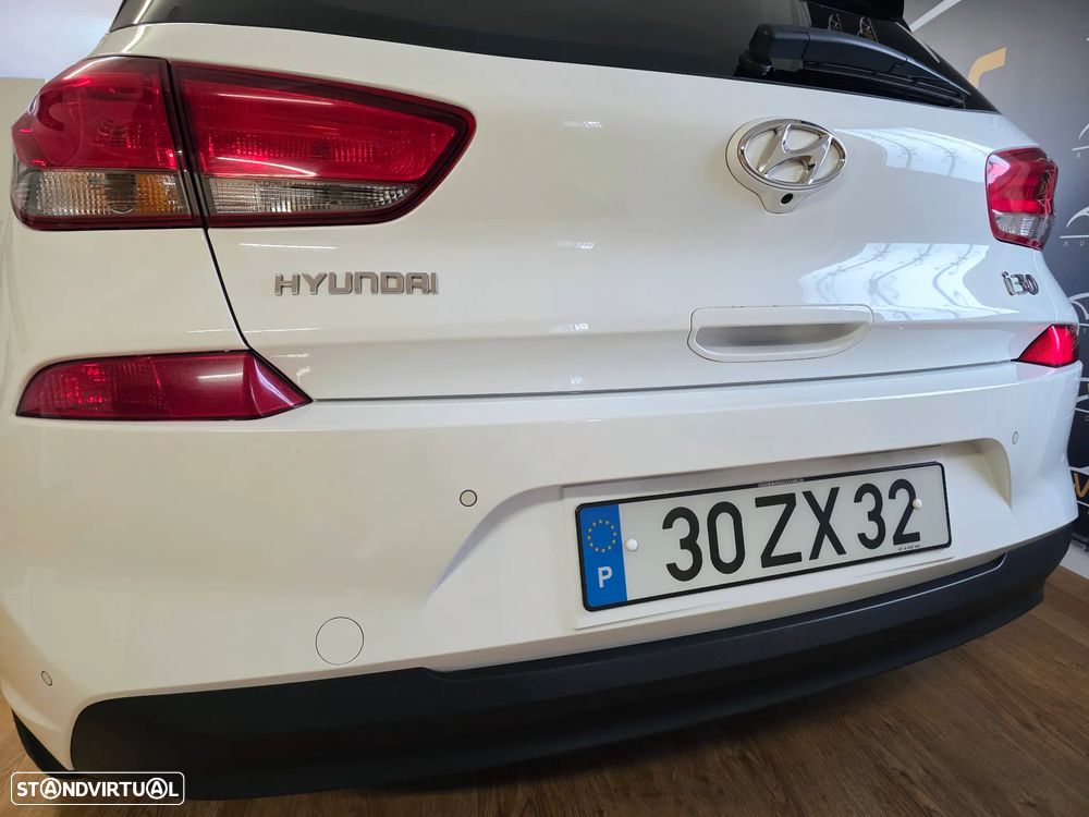 Hyundai i30 1.6 CRDI STyle+Navi - 14