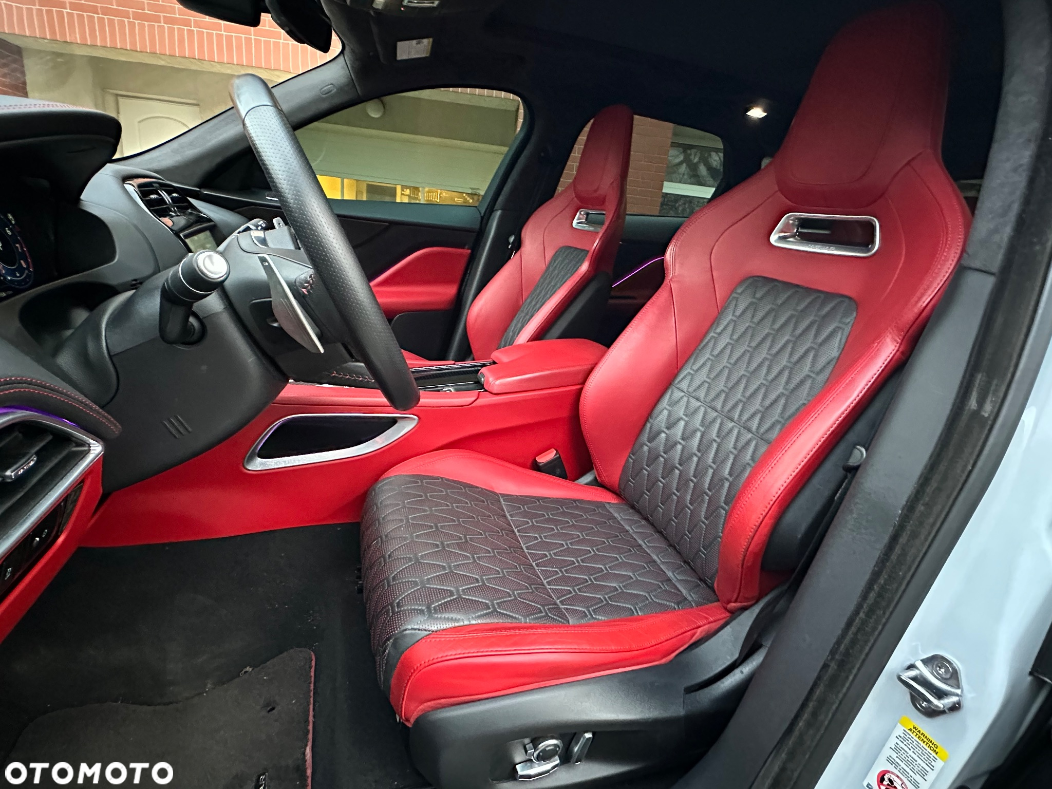 Jaguar F-Pace 5.0 V8 P550 AWD SVR - 9