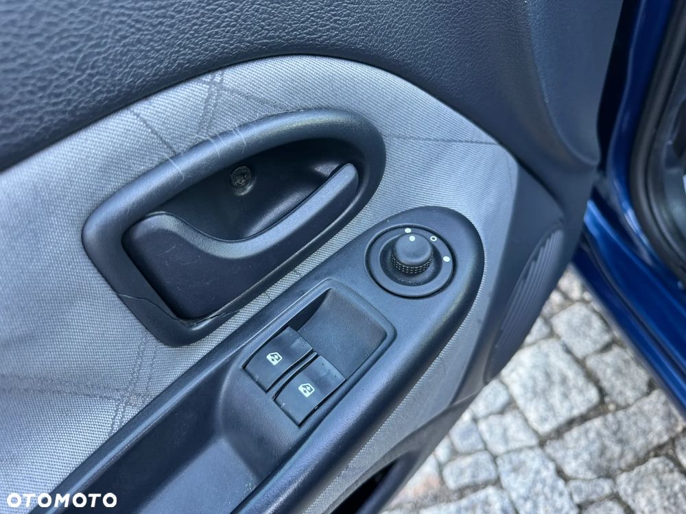 Renault Clio 1.2 16V Emotion - 24