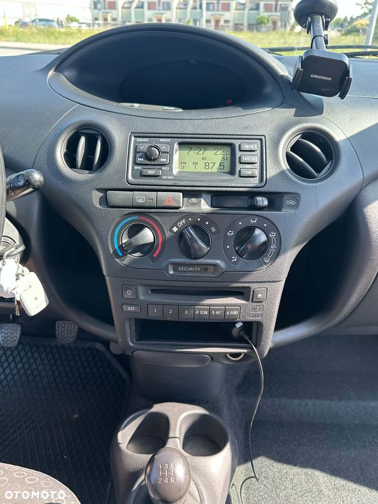 Toyota Yaris 1.0 Base - 8