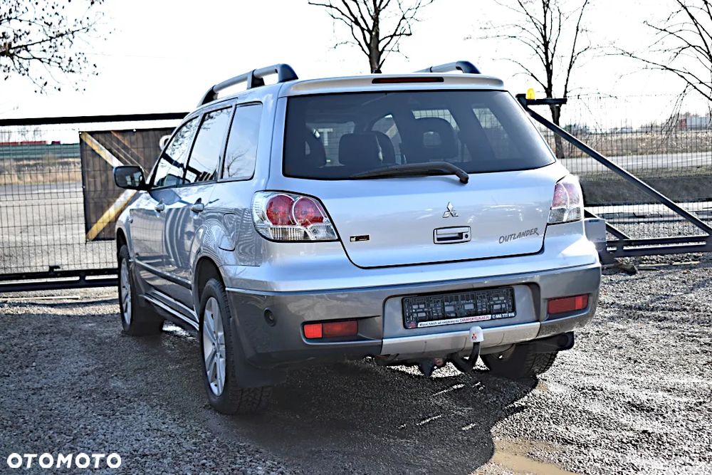 Mitsubishi Outlander 2.4 4WD Automatik Intense - 16