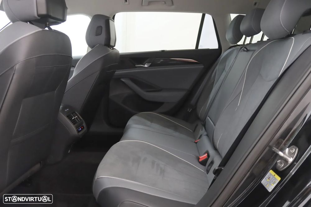 VW Passat Variant 2.0 TDI Business DSG - 23