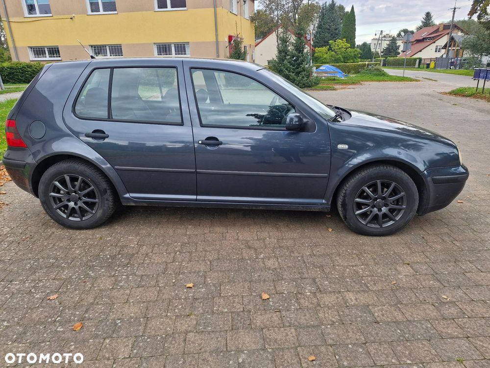 Volkswagen Golf 1.6 Comfortline - 11