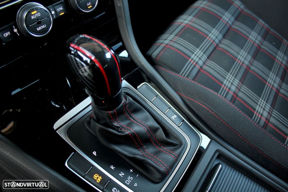 VW Golf 2.0 TSI GTI DSG - 12